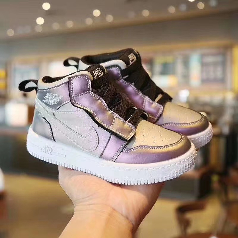 Jordan_s colorful change color dragon _ changes color with different light 26-35-fd8f11aa